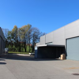 Vuisternens-devant-Romont: Halle industrielle