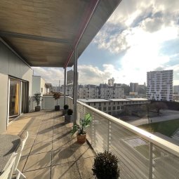 Appartement 5.5 pièces. Duplex avec grande terrasse. Fribourg centre-ville