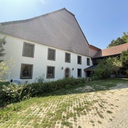 Ursy / Appartement et terrain priv&eacute; 2126m2