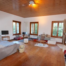 Ursy / Appartement et terrain priv&eacute; 2126m2