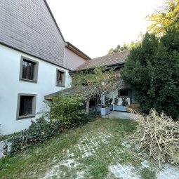 Ursy / Appartement et terrain priv&eacute; 2126m2
